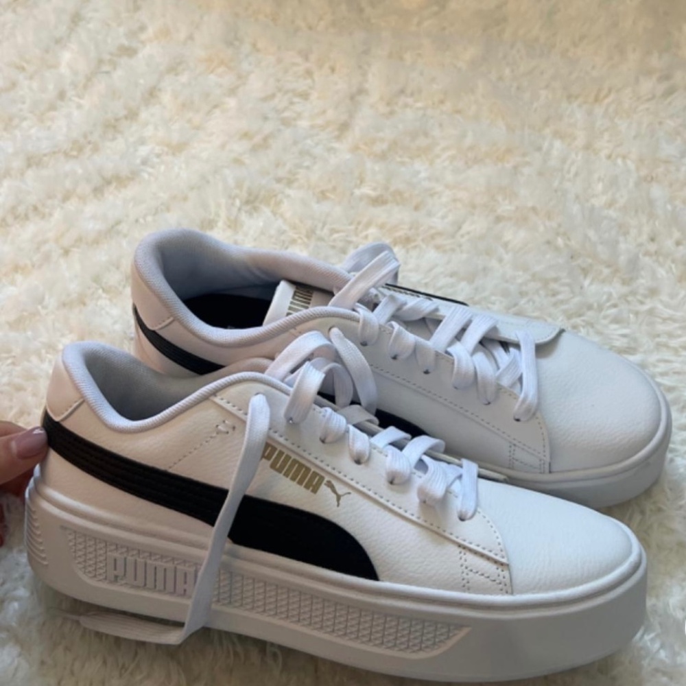 Puma Sneakers